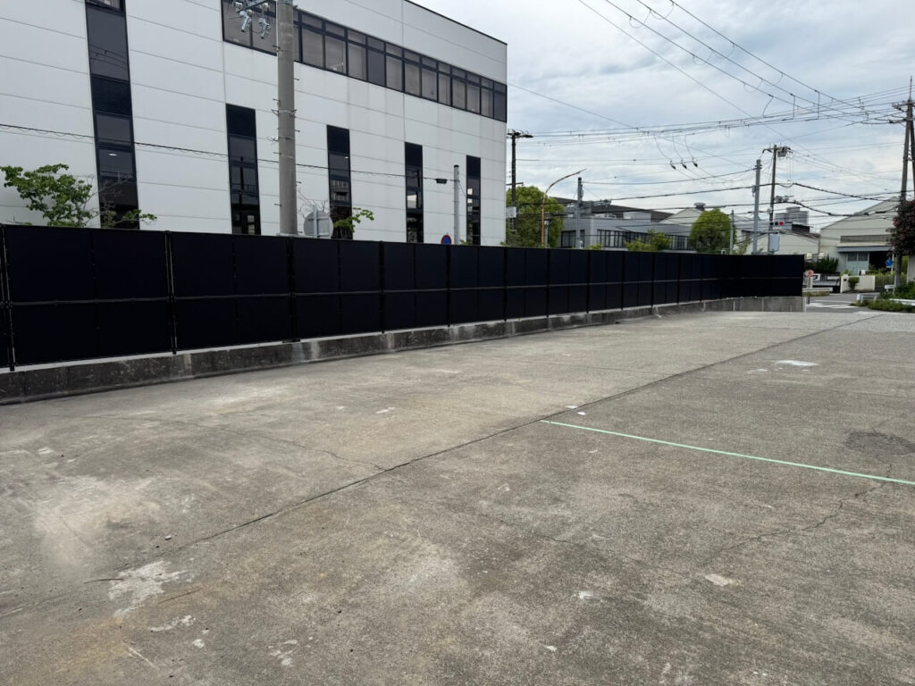 目隠しフェンス施工完了（敷地側②）