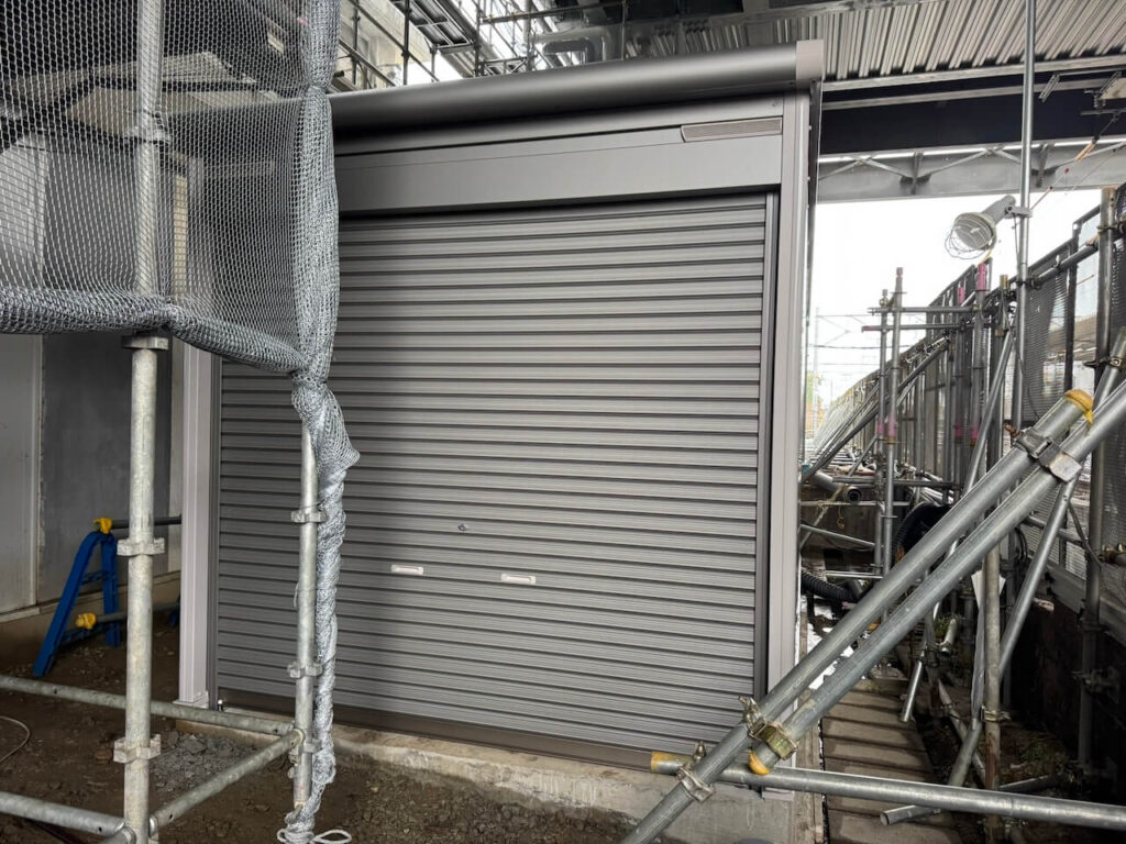 シャーターガレージ