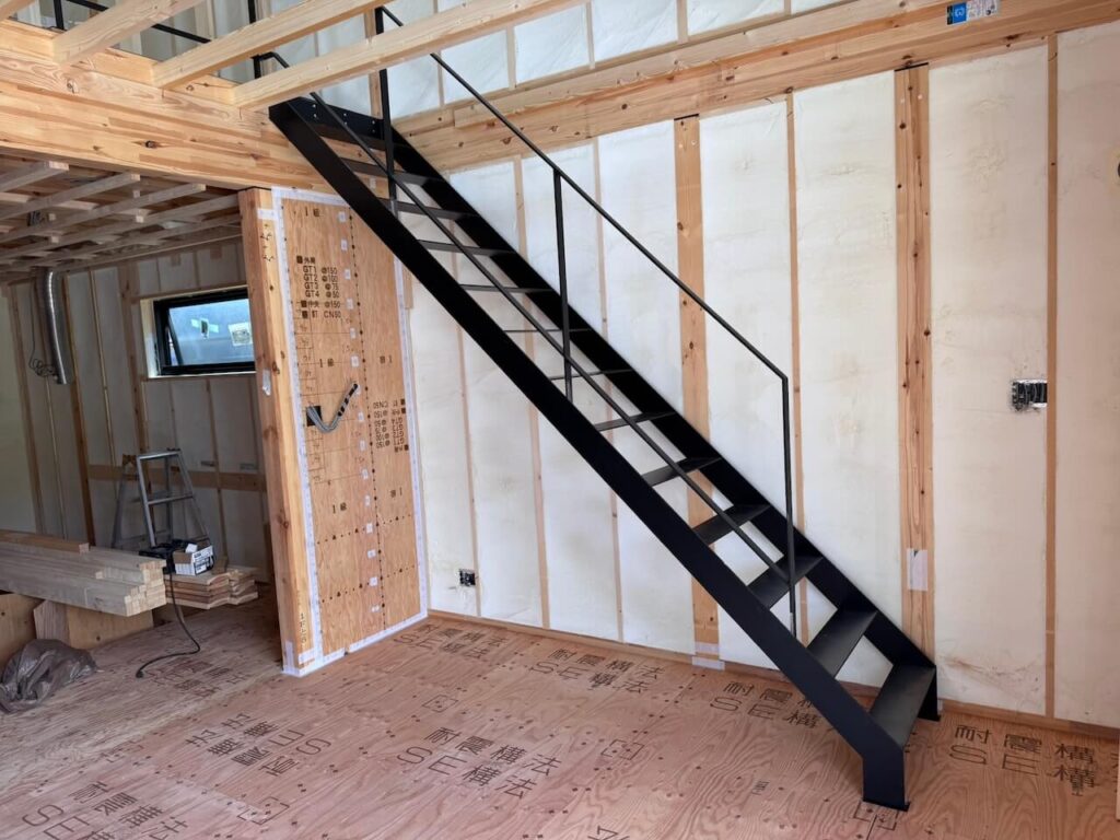 鉄骨階段の施工後